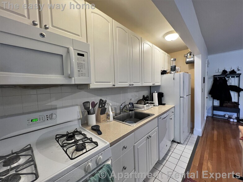 Building Photo - 852 Massachusetts Ave