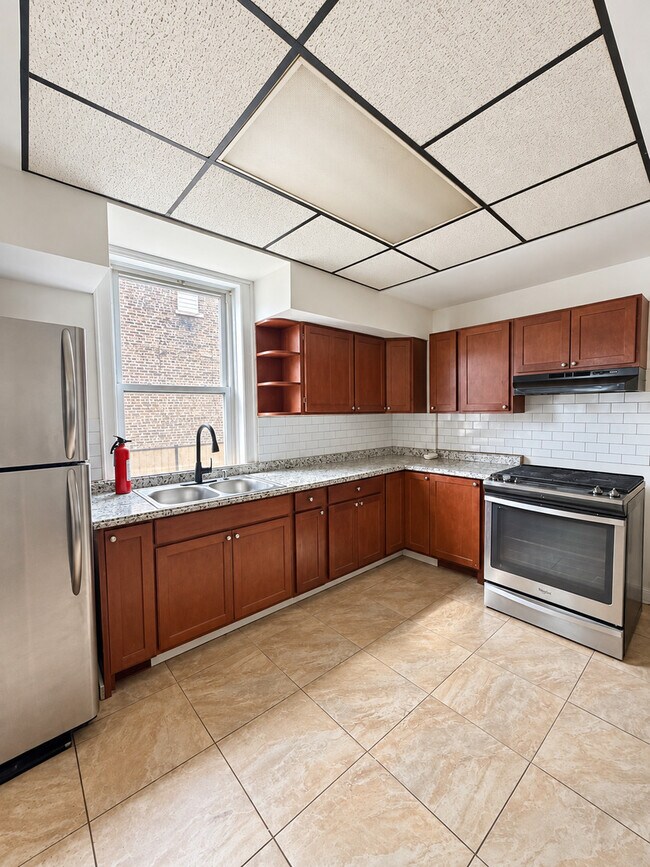 Building Photo - 6551 S Talman Ave