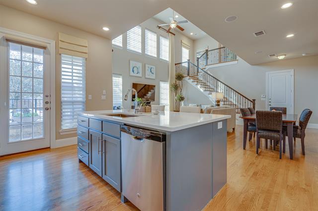 Building Photo - 528 Sandy Ln