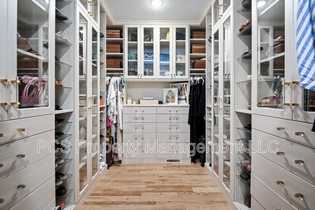 Building Photo - 3618 Graythorne Dr