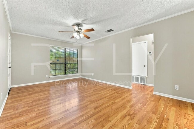 Building Photo - 205 W William Cannon Dr
