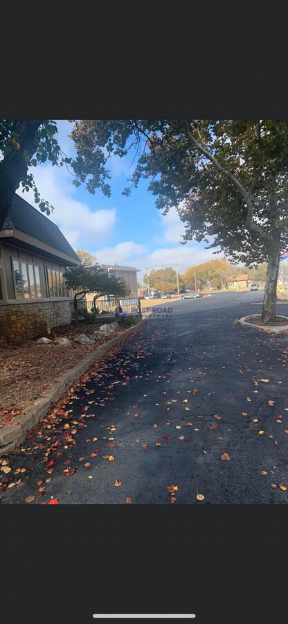 Building Photo - 535 W 27th St S