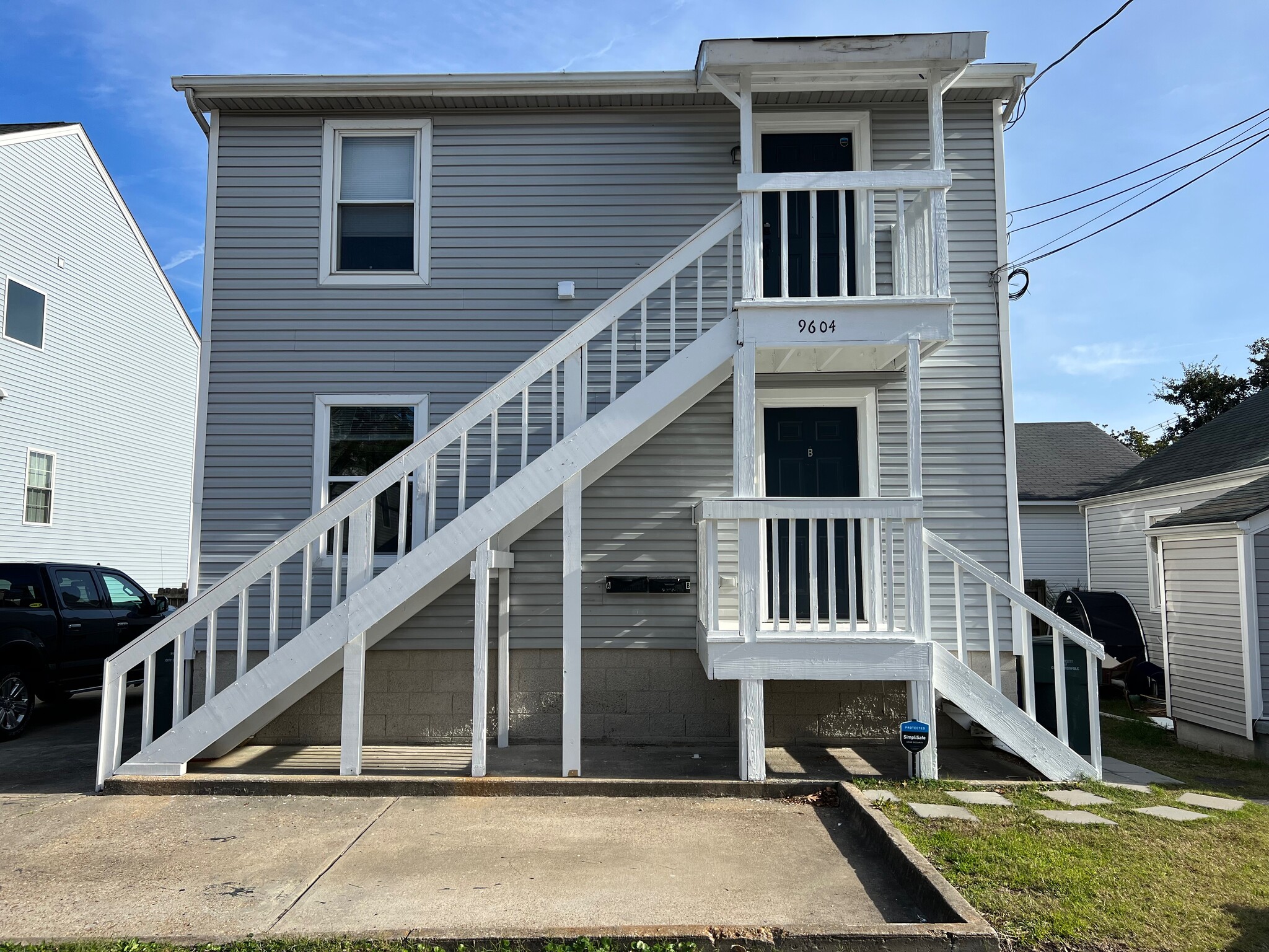 Building Photo - 9604 19th Bay St