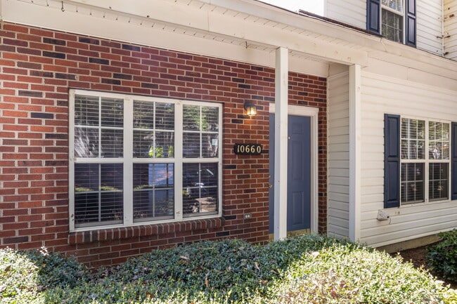 Building Photo - 10660 Holly Ridge Blvd