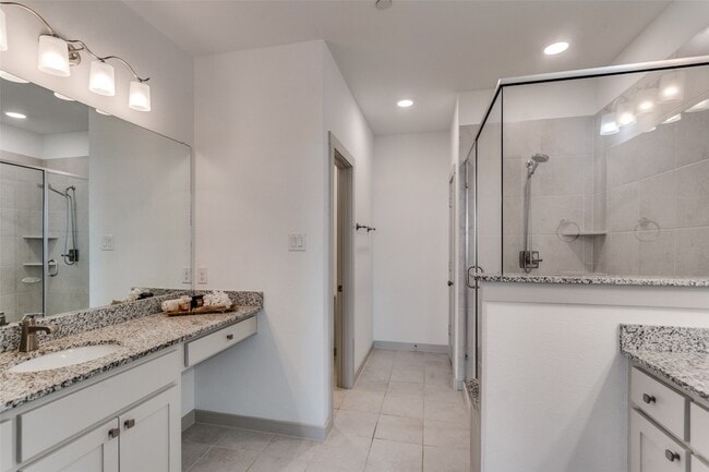 Building Photo - 1423 Lamb Dr