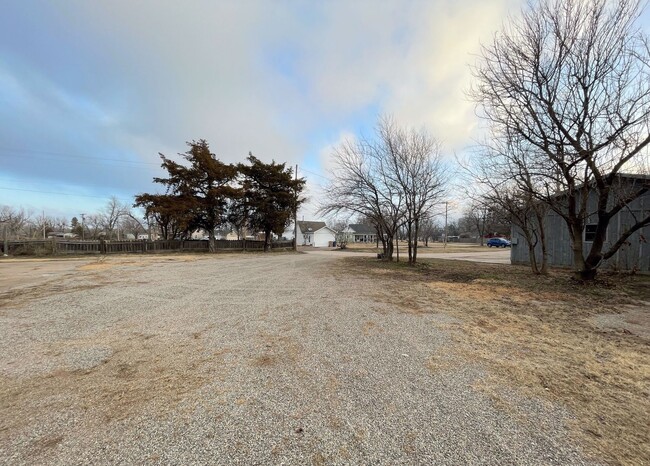 Building Photo - Ranch Style 4 Bedroom