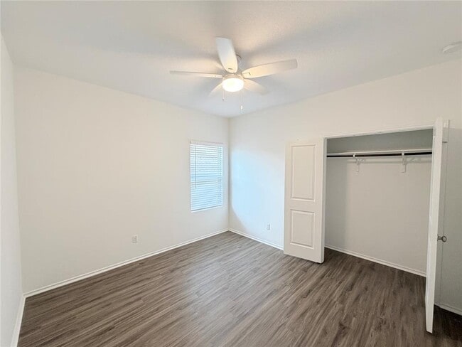Building Photo - 928 Legends Ln