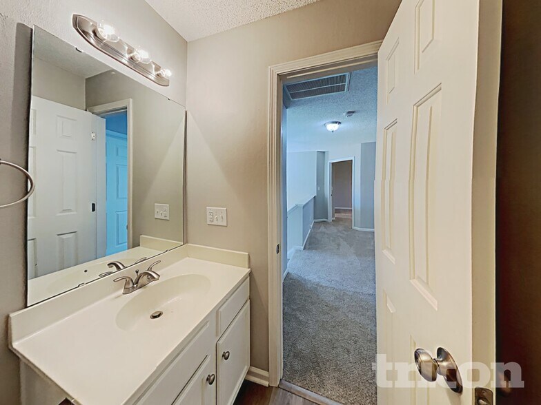 Building Photo - 6800 Brancusi Ct