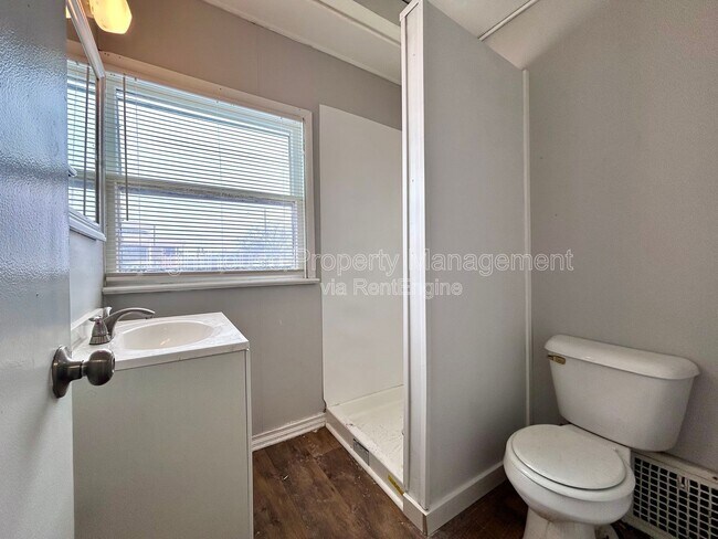 Building Photo - 2513 Sanford St