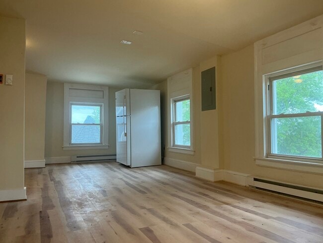 Building Photo - 138 Washington St