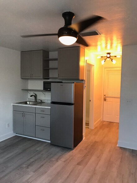 Building Photo - 1312 Highlands Dr