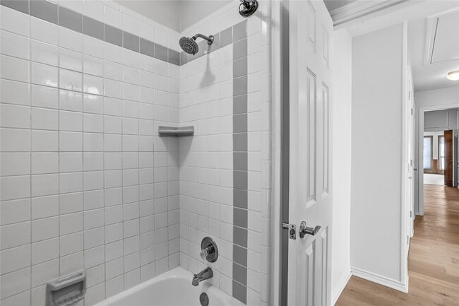 Building Photo - 2942 Woodland Hills Dr