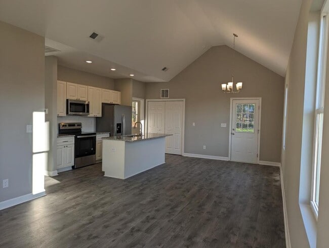 Building Photo - 625 S Caldwell St