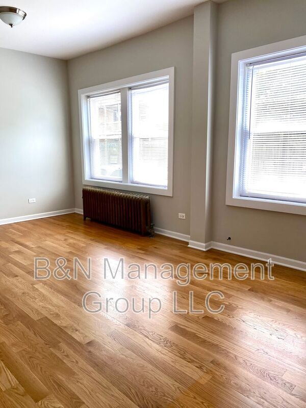 Building Photo - 1059 W Dakin St