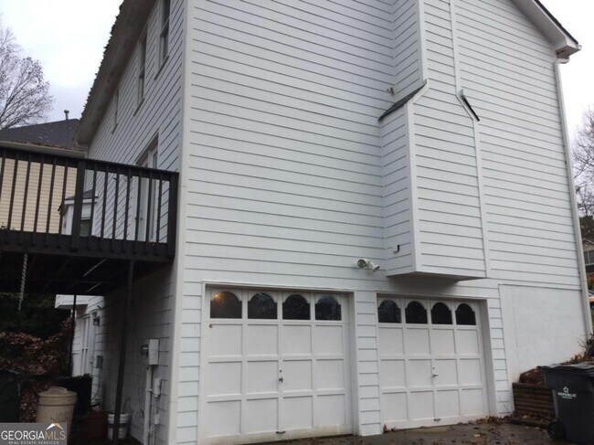 Building Photo - 4026 Vicksburg Dr