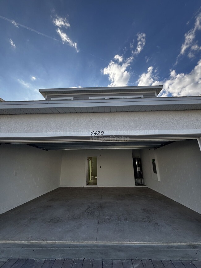 Building Photo - 7429 Ivy Tendril Ave