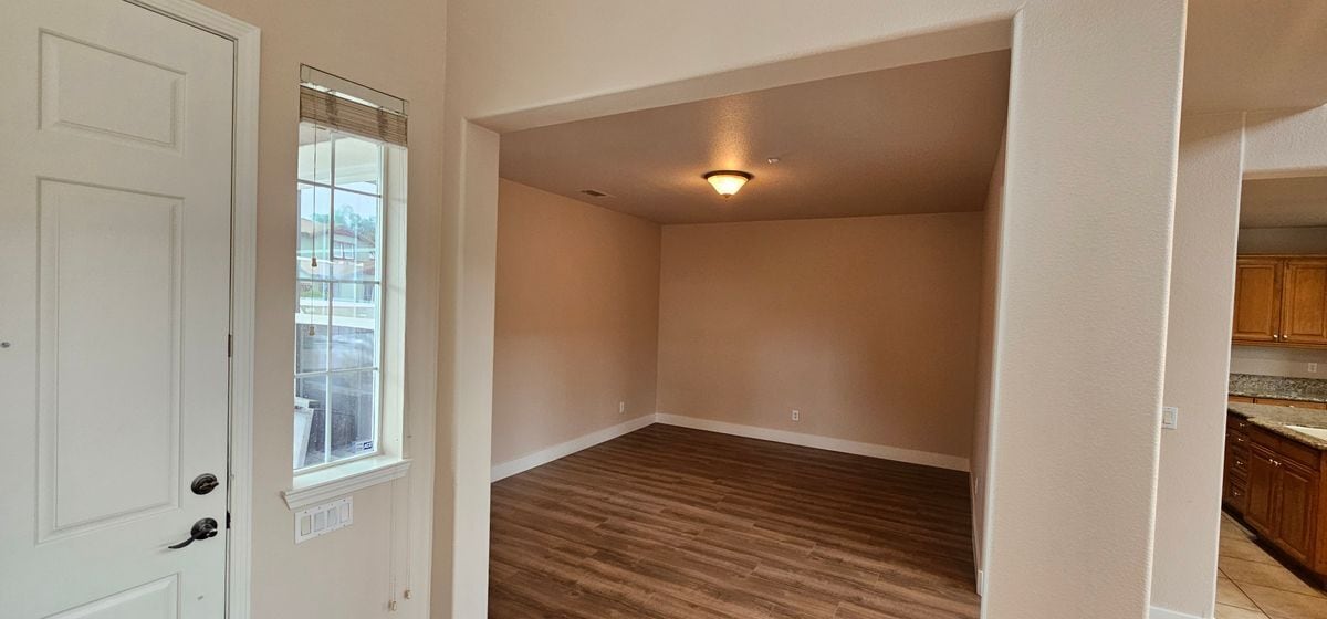 Building Photo - 1876 Tarragon Dr