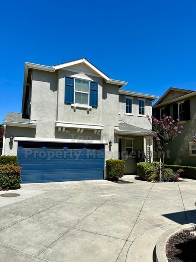 Building Photo - Charming 3 Bed, 2.5 Bath, 1,600 Sqft Marti...