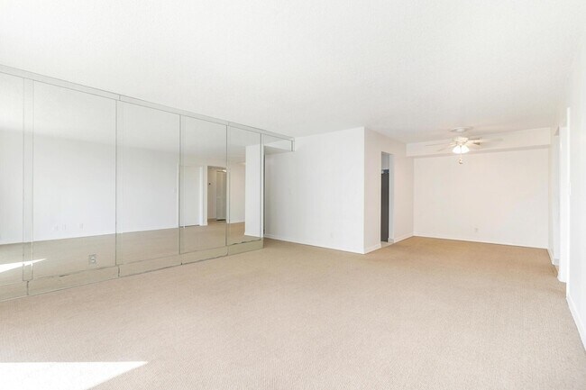 Building Photo - 630 Ocean Dr