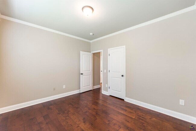 Building Photo - 153 Forestbrooke Way