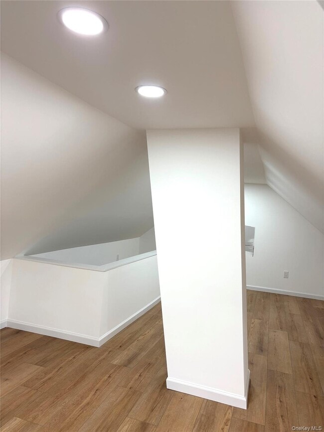 Building Photo - 558 Locust Ave