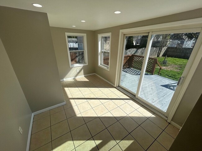 Building Photo - 3510 Wallwerth Dr