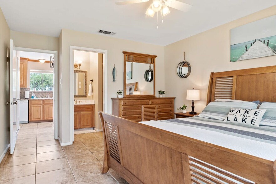 Building Photo - 1029 Parkview Dr