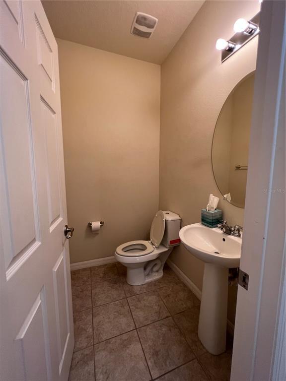 Building Photo - 1310 Oakcrest Ct