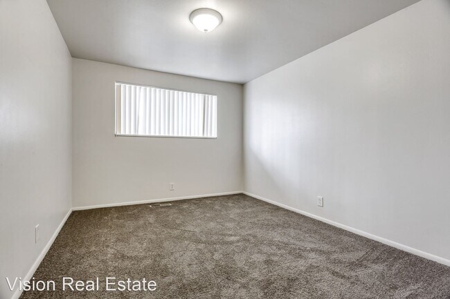 Building Photo - 111 S 1000 E St