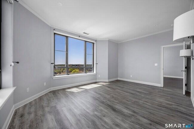 Building Photo - 100 Parrott Drive