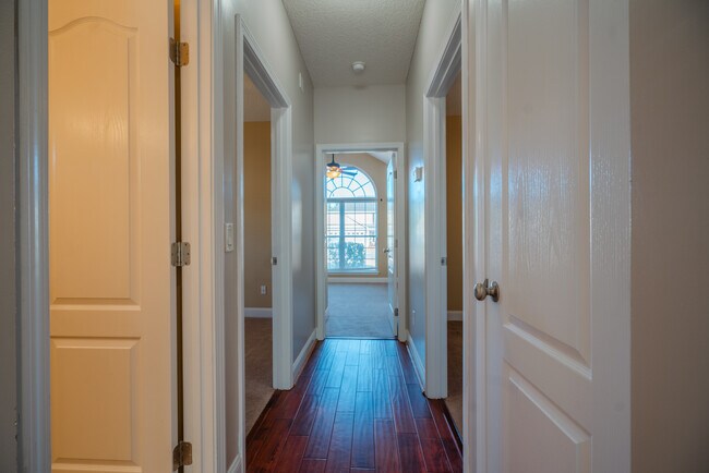 Building Photo - 59 Forest St NE