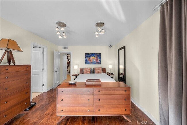 Building Photo - 760 Manhattan Beach Blvd