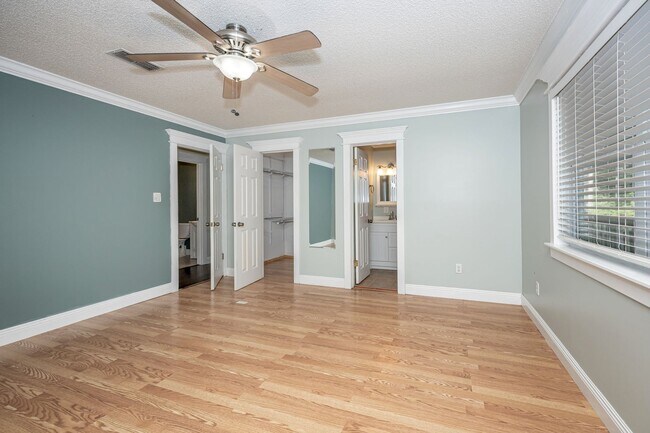 Building Photo - Peaceful Country Living on 2.4 Acres in Saucier