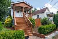 Building Photo - 2 Bedroom, 2 Bath in Homewood