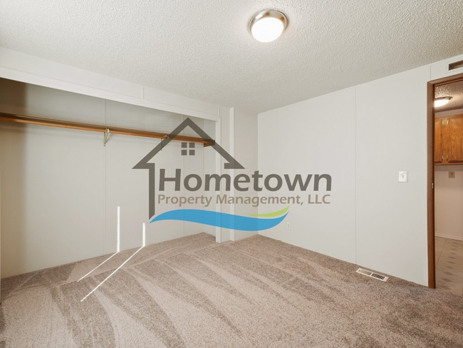 Building Photo - 2 Bedroom 1 Bathroom Home with Off-Street Parking Available in Athol!