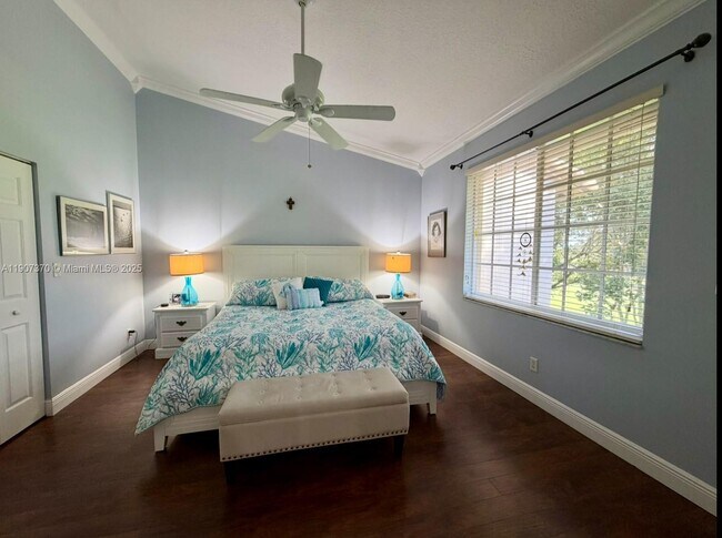 Building Photo - 3172 Fairway Cir