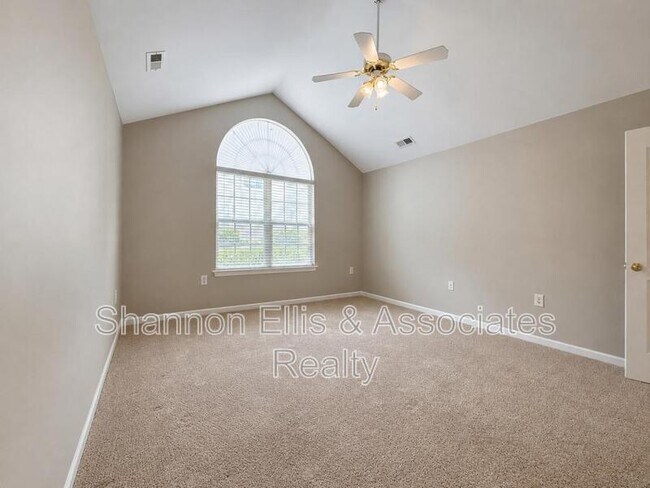Building Photo - 3057 Orchard Ridge Cir