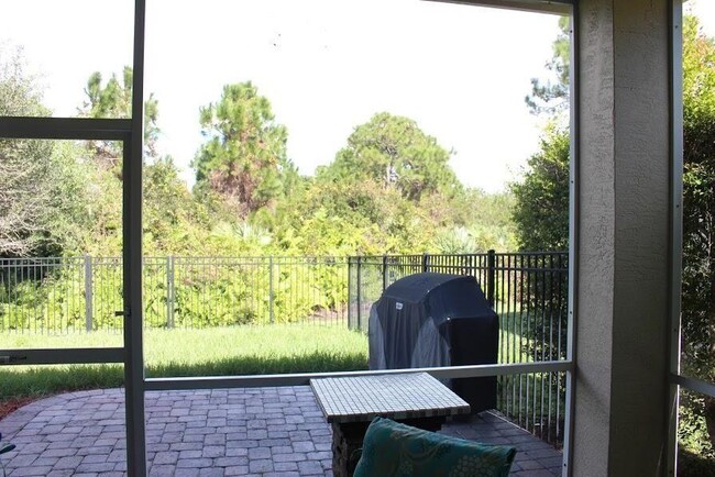 Building Photo - 641 SW Munjack Cove