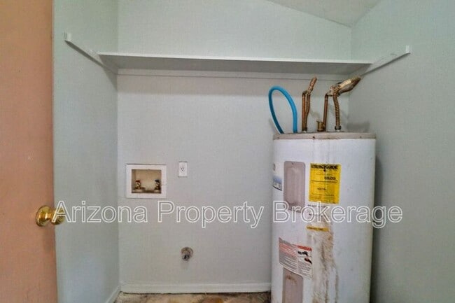 Building Photo - 6144 E Glencove St