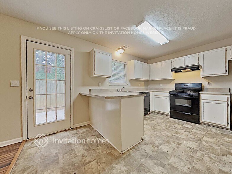Building Photo - 2323 Wavetree Ln NW