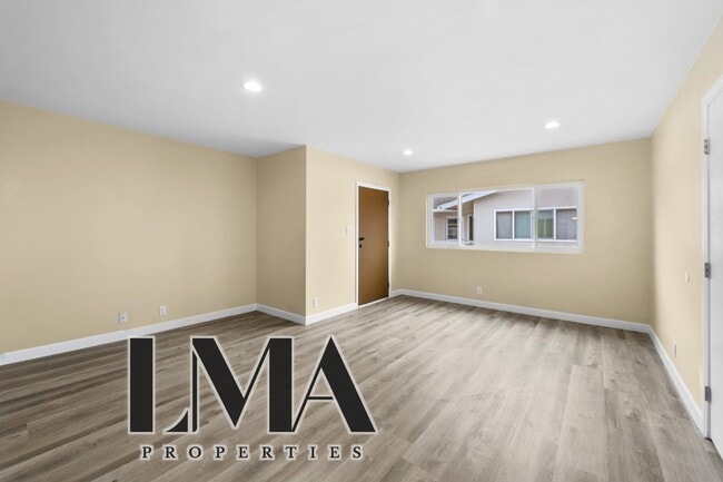 Building Photo - 4317 W 120th St