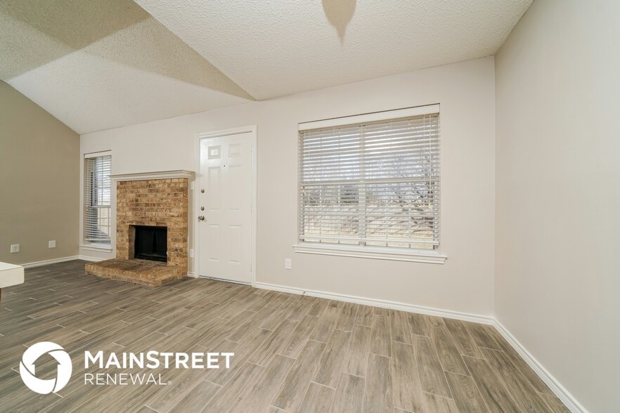 Building Photo - 922 Bayfield Dr