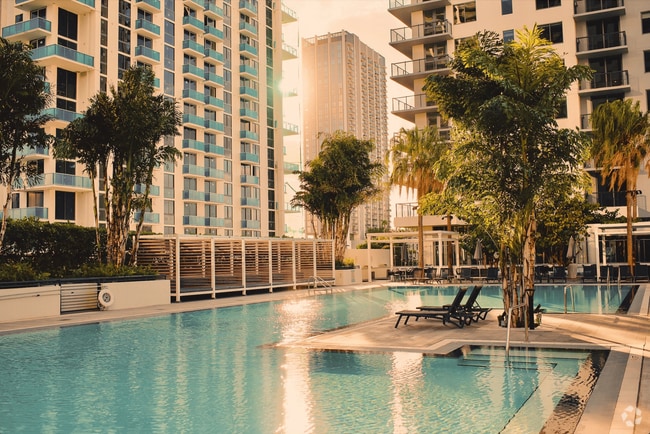 Building Photo - Flow Miami