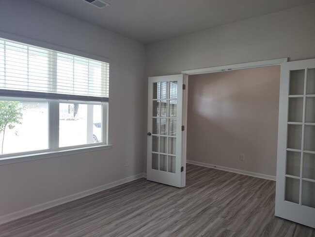 Building Photo - Beautiful New  Build Home located in the S...