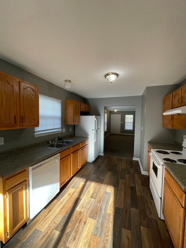 Building Photo - 3909 Candle Berry Dr