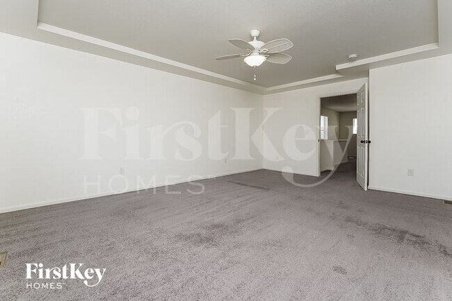 Building Photo - 10593 Racine St