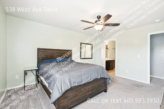 Building Photo - 538 W Ava Dr