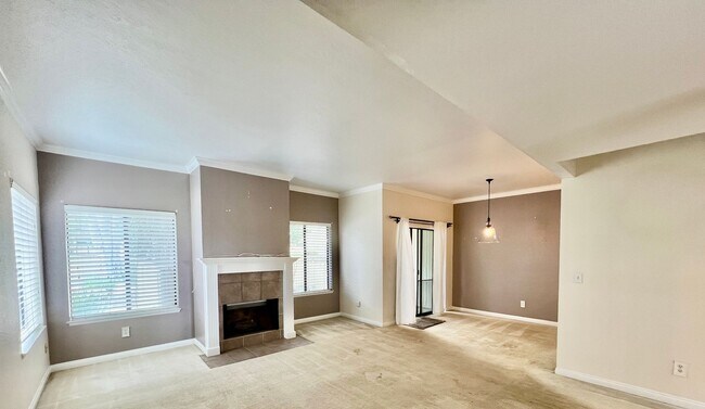 Building Photo - Lovely 2bd. condo in Claremont w/2 car garage