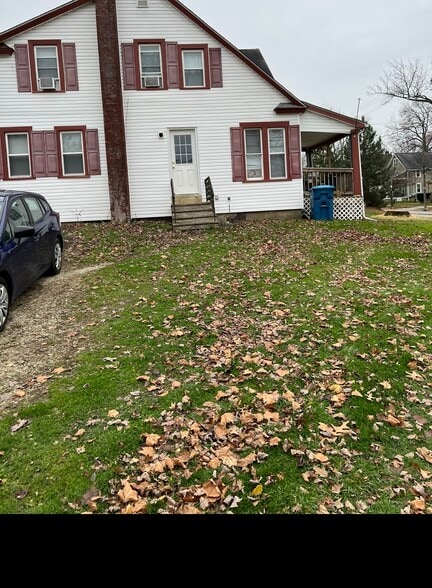 Building Photo - 309 S Willow St