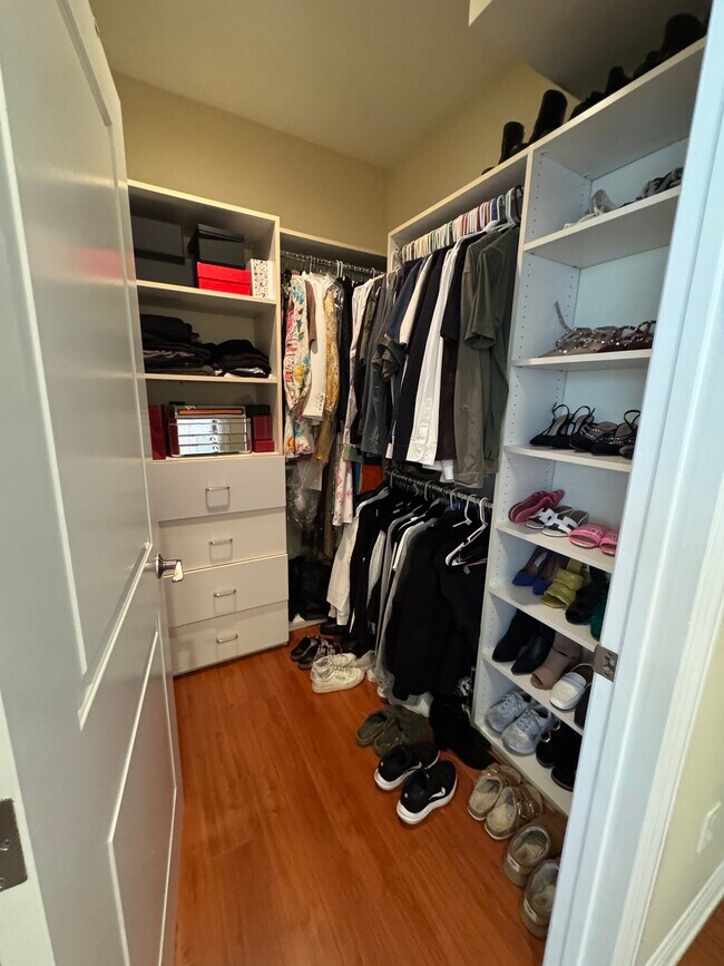 Building Photo - 1845 Beloit Ave